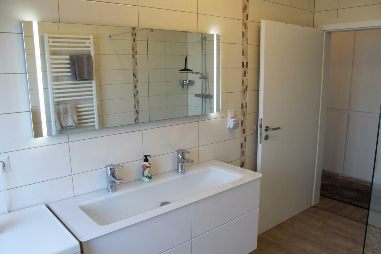 Ferienwohnung-Loga Леер Экстерьер фото